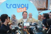 Direktur Utama PT Jasa Marga (Persero) Tbk Rivan A. Purwantono meluncurkan Mobile Apps Travoy versi terbaru dalam rangkaian Travoy Fest 2026 di Mal Gandaria City, Jakarta, Sabtu (10/1/2026). Aplikasi ini menghadirkan berbagai fitur terintegrasi sebagai asisten digital perjalanan pengguna jalan tol menjelang Lebaran 2026.