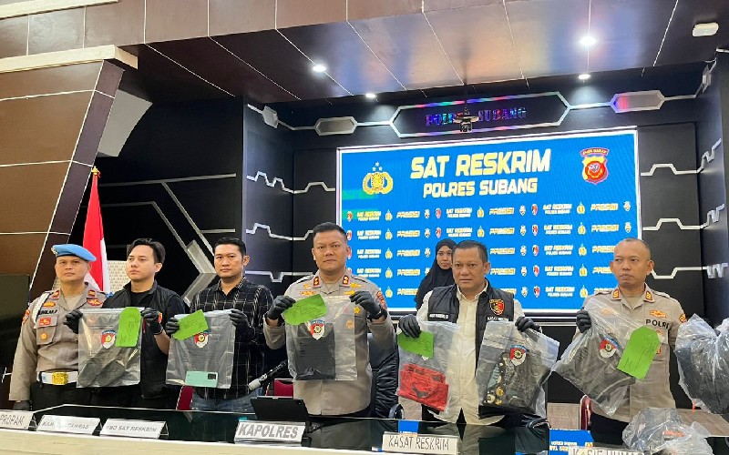 Kapolres Subang AKBP Dony Eko Wicaksono saat memaparkan kronologi dan motif pembunuhan Hengky Rumba dalam konferensi pers, Senin (12/1/2026).