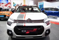 Tampilan depan Citroën C3 Sport yang dipamerkan di booth Citroën pada ajang IIMS 2026 di JIExpo Kemayoran, Jakarta. Model ini menjadi bagian dari keluarga C3 yang ditawarkan sebagai solusi mobilitas modern untuk konsumen Indonesia.