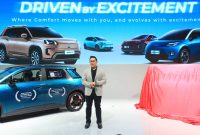 Chief Executive Officer GAC Indonesia Andry Ciu saat memaparkan strategi “Driven by Excitement” di booth GAC Indonesia pada ajang IIMS 2026, sekaligus memperkenalkan jajaran mobil listrik AION Series yang menawarkan harga terjangkau dan proses serah terima unit cepat bagi konsumen Indonesia.