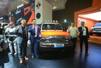 Peluncuran iCAR V23 Retro Classic di booth iCAR pada ajang IIMS 2026, Jakarta, menandai debut resmi brand iCAR di Indonesia.