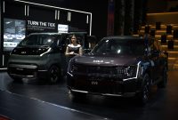 Kia EV9 dan PV5 Concept menjadi daya tarik utama di booth Kia IIMS 2026, menawarkan pengalaman mobilitas listrik premium bagi pengunjung.