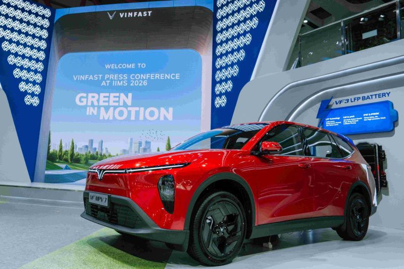 VinFast VF MPV 7 ditampilkan di booth VinFast pada ajang IIMS 2026, sebagai MPV listrik premium tujuh penumpang yang resmi dibuka untuk pemesanan di Indonesia.