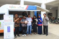 Petugas Badan Pendapatan Daerah (Bapenda) Kabupaten Bekasi bersama perwakilan bank bjb berfoto usai kegiatan cetak massal dan pelayanan SPPT PBB 2026. Program ini menjadi bagian dari upaya percepatan optimalisasi Pendapatan Asli Daerah (PAD) serta peningkatan kepatuhan wajib pajak di Kabupaten Bekasi.