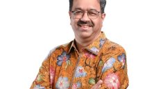 Presiden Direktur & CEO XLSMART Rajeev Sethi memaparkan kinerja kuartal I 2026 yang mencatat pertumbuhan pendapatan dan laba signifikan, didorong integrasi jaringan serta ekspansi layanan 5G di berbagai kota di Indonesia.