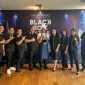 Head Chef Reno Gani Saputra (tengah) berpose bersama jajaran manajemen dan tim Harper Cikarang usai meraih Juara Pertama Final Black Box yang diselenggarakan oleh Archipelago International di Aston Priority Simatupang, Februari 2026.