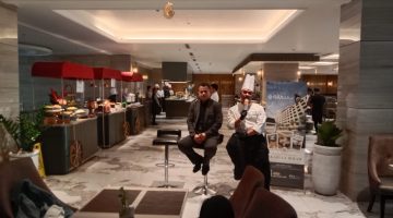 Suasana Ramadan Showcase 2026 di Magnolia Restaurant, Mezzanine Floor, Grand Travello Hotel Bekasi, Jumat (27/2/2026). Perwakilan manajemen bersama Executive Chef memaparkan konsep “Ramadan, Time to Grateful” serta memperkenalkan ragam menu iftar buffet Nusantara, Middle East, dan Western kepada media dan mitra undangan.