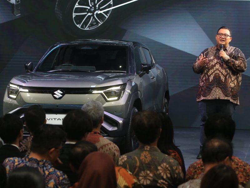 Suzuki resmi meluncurkan e VITARA di IIMS 2026 sebagai mobil listrik global pertama Suzuki di Indonesia dengan desain futuristik dan teknologi BEV.