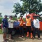 Petugas BPBD Kabupaten Bekasi bersama aparatur kecamatan dan unsur desa menyalurkan bantuan logistik kepada warga terdampak banjir di Kecamatan Muaragembong. Bantuan yang diserahkan secara terkoordinasi ini merupakan bagian dari upaya penanganan darurat banjir untuk memastikan kebutuhan dasar masyarakat terdampak dapat terpenuhi secara merata dan tepat sasaran.