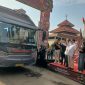 Pelepasan peserta Program Mudik Bersama Indomie 2026 di Islamic Center Bekasi, Rabu (18/3/2026). Lebih dari 11.300 mitra Warmindo diberangkatkan menggunakan 195 armada bus ke berbagai kota di Pulau Jawa.