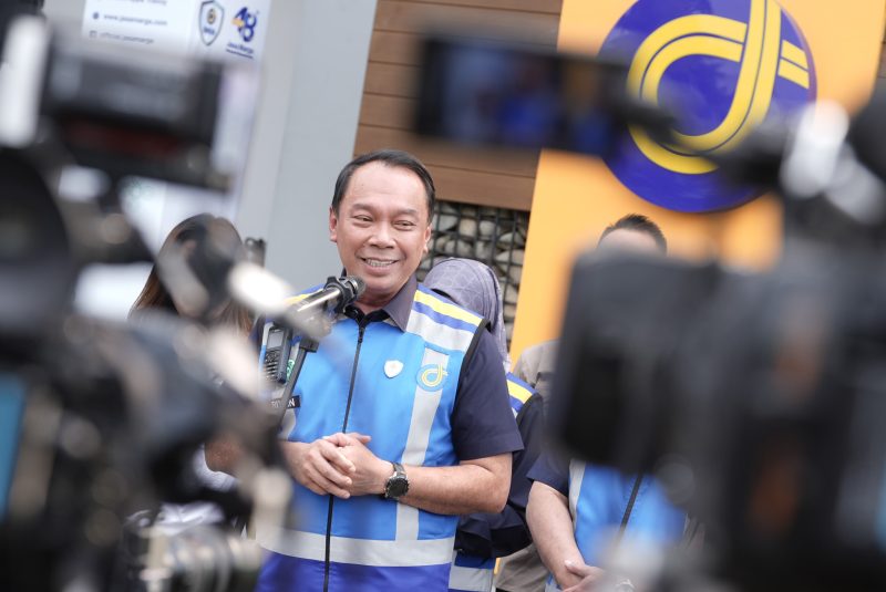 Direktur Utama Rivan A. Purwantono memberikan keterangan kepada awak media terkait puncak arus mudik Lebaran 2026 di Jakarta.