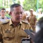 Wali Kota Bekasi, Tri Adhianto, memberikan keterangan kepada awak media terkait capaian Kota Bekasi yang masuk peringkat ke-6 pelayanan publik terbaik nasional, Senin (30/3/2026).