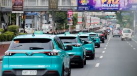 Armada taksi listrik Green SM beroperasi di kawasan perkotaan Asia Tenggara. Perusahaan terus memperluas layanan mobilitas berbasis kendaraan listrik sebagai bagian dari komitmen menghadirkan transportasi ramah lingkungan dan berkelanjutan.