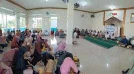 Suasana Halal Bihalal
Warga RW 016 Blok Diamond PNI Cibitung memadati Masjid Baitul Makmur saat mengikuti rangkaian acara halal bihalal dengan penuh khidmat dan kebersamaan.