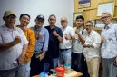 Sejumlah pengurus dan anggota Jaringan Media Siber Indonesia (JMSI) Bekasi Raya berfoto bersama usai pertemuan strategis dengan jajaran pengurus pusat di Jakarta, Rabu (22/4/2026). Pertemuan tersebut membahas penguatan program kerja 2026, termasuk inisiatif “JMSI untuk Desa Maju” dan “JMSI Goes to School” guna mendorong potensi daerah dan literasi digital pelajar