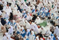 Ribuan jemaah haji asal Kabupaten Bekasi mengikuti persiapan keberangkatan menuju Tanah Suci.