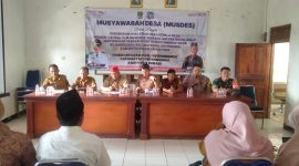 Pemerintah Desa Bojongmangu menggelar Musyawarah Desa (Musdes) di aula desa untuk membahas perubahan Keputusan Kepala Desa sebagai dasar pengisian anggota BPD periode 2026–2034, Selasa (14/4/2026).