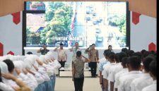 Sekretaris Daerah Kabupaten Bekasi, Endin Samsudin, membuka seleksi Calon Pasukan Pengibar Bendera Pusaka (Paskibraka) 2026 di Gedung Wibawamukti, Cikarang Pusat, Kamis (16/4/2026). Seleksi diikuti ratusan pelajar dari 22 kecamatan di Kabupaten Bekasi.