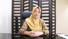 Plt. Kepala Dinas Pemberdayaan Perempuan dan Perlindungan Anak (DP3A) Kabupaten Bekasi, Titin Patimah.
