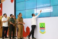 Peluncuran aplikasi layanan digital SATU PINTU oleh Pemerintah Kabupaten Bekasi di Cikarang Pusat, sebagai upaya mempermudah layanan perizinan dan non-perizinan bagi masyarakat secara online 24 jam.