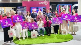 Para pemenang Kompetisi Modal Pintar (KMP) 2026 berfoto bersama usai menerima penghargaan dan modal usaha total Rp200 juta dari XLSMART dalam acara XLSMART Day di ICE BSD, awal Mei 2026. Kompetisi ini diikuti lebih dari 33 ribu UMKM perempuan dari seluruh Indonesia.