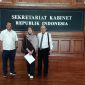 Tim kuasa hukum Drs Broery F. Awuy saat menyerahkan surat permohonan perlindungan hukum kepada Presiden Prabowo Subianto melalui Kantor Sekretariat Kabinet RI di Jakarta, Kamis (7/5/2026).