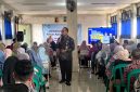 Kepala Bidang Pembinaan SD Dinas Pendidikan Kabupaten Bekasi, Pranoto memberikan pemaparan saat sosialisasi Sistem Penerimaan Murid Baru (SPMB) Tahun Ajaran 2026/2027 tingkat SD di Kabupaten Bekasi.