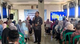 Kepala Bidang Pembinaan SD Dinas Pendidikan Kabupaten Bekasi, Pranoto memberikan pemaparan saat sosialisasi Sistem Penerimaan Murid Baru (SPMB) Tahun Ajaran 2026/2027 tingkat SD di Kabupaten Bekasi.