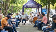 Jajaran Direksi dan pegawai Perumda Tirta Bhagasasi saat menggelar program Knowledge Transfer di Cabang Tarumajaya, Kabupaten Bekasi, Jumat (8/5/2026), guna memperkuat koordinasi dan meningkatkan kualitas pelayanan air bersih kepada masyarakat.