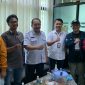 Perwakilan Jaringan Media Siber Indonesia berfoto bersama jajaran Dinas Komunikasi Informatika Persandian dan Statistik Kabupaten Bekasi usai audiensi terkait penguatan literasi digital dan kolaborasi program media di Kabupaten Bekasi.
