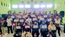 Panitia bersama para calon anggota BPD Desa Muktiwari berfoto usai pengundian nomor urut calon anggota BPD periode 2026–2031 yang berlangsung aman dan kondusif, Kamis (14/5/2026).