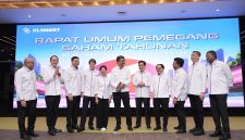 Jajaran Direksi dan Dewan Komisaris XLSMART berfoto bersama usai pelaksanaan Rapat Umum Pemegang Saham Tahunan (RUPST) Tahun Buku 2025 di Jakarta, Rabu (20/5/2026). Dalam RUPST tersebut, XLSMART menegaskan komitmennya memperkuat transformasi pascamerger, integrasi jaringan, dan pengembangan layanan 5G di Indonesia.
