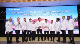 Jajaran Direksi dan Dewan Komisaris XLSMART berfoto bersama usai pelaksanaan Rapat Umum Pemegang Saham Tahunan (RUPST) Tahun Buku 2025 di Jakarta, Rabu (20/5/2026). Dalam RUPST tersebut, XLSMART menegaskan komitmennya memperkuat transformasi pascamerger, integrasi jaringan, dan pengembangan layanan 5G di Indonesia.