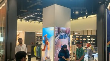 Grand opening Mono Store pertama Diadora di Living World Grand Wisata, Bekasi, Jumat (22/5/2026). Kehadiran gerai ini menjadi langkah strategis Diadora dalam memperkuat pasar sport lifestyle di Indonesia dengan menghadirkan konsep “The Home of Italian Sport Lifestyle”.