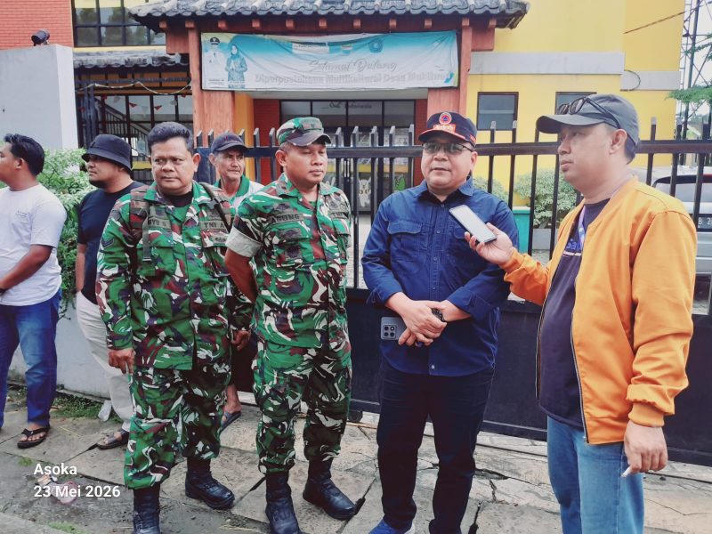 Camat Encun Sunarto bersama unsur TNI dan panitia meninjau langsung pelaksanaan pemilihan anggota BPD di Desa Muktiwari, Sabtu (23/5/2026). Peninjauan dilakukan untuk memastikan proses pencoblosan berjalan aman, tertib, dan kondusif dengan antusias masyarakat yang tinggi.