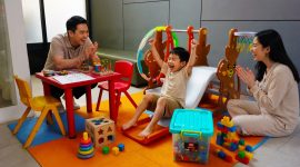 Anak-anak menikmati berbagai permainan didampingi orang tua di fasilitas Kids Corner Harper Cikarang. Melalui promo 