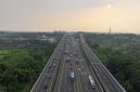 Kondisi lalu lintas kendaraan di Ruas Jalan Layang Mohamed Bin Zayed (MBZ) arah Jakarta mengalami peningkatan pada H+2 libur Kenaikan Yesus Kristus 2026. PT JJC mencatat hampir 36 ribu kendaraan melintas menuju Jakarta.