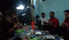Tegak Lurus, Anen Cerdik Parwoto (ACP) bersama warga Dusun 3 menggelar doa bersama di kediaman calon anggota BPD Desa Muktiwari nomor urut 4, Anen Cerdik Parwoto, SH, Jumat (22/5/2026) malam, sebagai bentuk dukungan dan solidaritas menjelang pemilihan BPD.