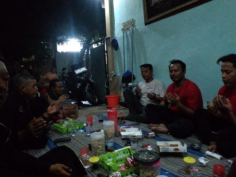 Tegak Lurus, Anen Cerdik Parwoto (ACP) bersama warga Dusun 3 menggelar doa bersama di kediaman calon anggota BPD Desa Muktiwari nomor urut 4, Anen Cerdik Parwoto, SH, Jumat (22/5/2026) malam, sebagai bentuk dukungan dan solidaritas menjelang pemilihan BPD.