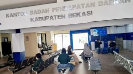 Suasana pelayanan di Kantor Badan Pendapatan Daerah (Bapenda) Kabupaten Bekasi. Bapenda menegaskan bahwa nilai transaksi Rp1 juta per meter persegi bukan merupakan ketentuan wajib dalam perhitungan BPHTB, melainkan bagian dari proses verifikasi administrasi sesuai regulasi yang berlaku.