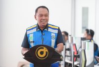 Direktur Utama PT Jasa Marga (Persero) Tbk, Rivan A. Purwantono, memberikan arahan saat memantau kesiapan operasional lalu lintas melalui Jasamarga Tollroad Command Center (JMTC). Jasa Marga mengoptimalkan pemanfaatan teknologi untuk mengantisipasi lonjakan kendaraan selama periode libur panjang Hari Raya Iduladha 1447 Hijriah.