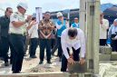 Menteri Imigrasi dan Pemasyarakatan RI Agus Andrianto didampingi Plt Bupati Bekasi Asep Surya Atmaja meresmikan kawasan hunian ASN Casa De Prima di Cikarang Barat, Kabupaten Bekasi. Program ini menghadirkan rumah layak huni dengan skema pembiayaan terjangkau bagi pegawai Imigrasi dan Pemasyarakatan.