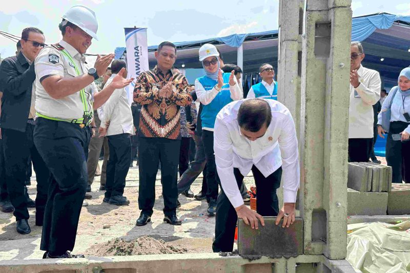 Menteri Imigrasi dan Pemasyarakatan RI Agus Andrianto didampingi Plt Bupati Bekasi Asep Surya Atmaja meresmikan kawasan hunian ASN Casa De Prima di Cikarang Barat, Kabupaten Bekasi. Program ini menghadirkan rumah layak huni dengan skema pembiayaan terjangkau bagi pegawai Imigrasi dan Pemasyarakatan.
