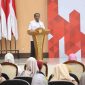 Iman Santoso saat memberikan arahan dalam rapat implementasi Permendagri Nomor 3 Tahun 2024 tentang transformasi Posyandu 6 SPM di Gedung Wibawamukti, Kompleks Pemkab Bekasi, Cikarang Pusat, Rabu (6/5/2026).
