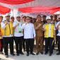 Keterangan Foto:
Kepala Staf Kepresidenan Dudung Abdurachman bersama Plt Bupati Bekasi Asep Surya Atmaja dan jajaran meninjau pembangunan Sekolah Rakyat di Kompleks Pemkab Bekasi, Cikarang Pusat, Senin (18/05/2026). Sekolah gratis berkonsep asrama itu ditargetkan mulai beroperasi pada Juli 2026 untuk anak-anak miskin ekstrem dan putus sekolah.