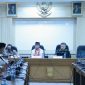 Sekda Kabupaten Bekasi Endin Samsudin saat membuka Sosialisasi Data Penduduk Desa dan Pemutakhiran Data Desa sebagai bagian dari persiapan pelaksanaan Pilkades Digital 2026 di Kabupaten Bekasi, Jumat (29/5/2026).