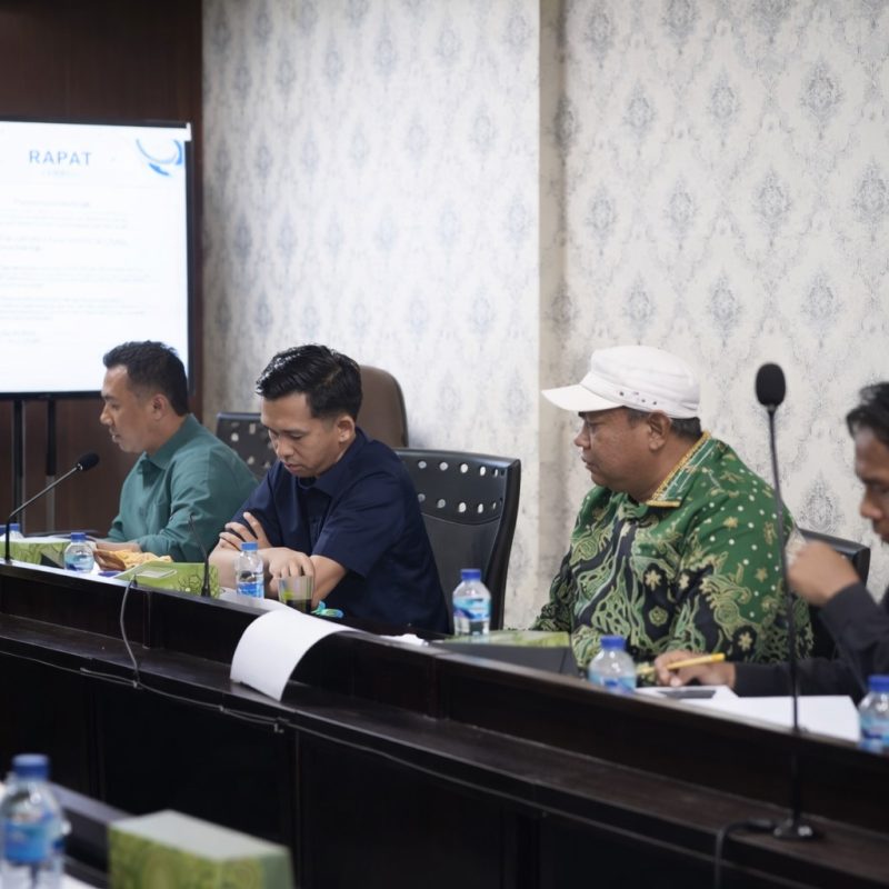 Wakil Ketua Komisi IV DPRD Kota Bekasi, Wildan Fathurrahman, saat mengikuti rapat bersama Dinas Pendidikan membahas kesiapan pelaksanaan SPMB 2026 di Kota Bekasi, Senin (4/5/2026).