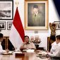 Presiden Prabowo Subianto memastikan cadangan pangan nasional aman hingga 10 bulan ke depan. Pemerintah juga memperkuat infrastruktur pertanian dan menyalurkan bantuan Rp5,5 triliun untuk menghadapi ancaman El Nino Godzilla.