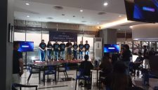 General Manager Vasaka Hotel Jakarta, Nancy Fenyapwain, bersama jajaran manajemen saat memperkenalkan pembaruan fasilitas dan tampilan hotel dalam acara Media Gathering & Exclusive Preview 
