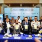 Polres Metro Bekasi merilis barang bukti dan mengungkap peran dua tersangka dalam kasus pembunuhan berencana terhadap WN Korea Selatan saat konferensi pers di Kabupaten Bekasi, Selasa (2/6/2026).